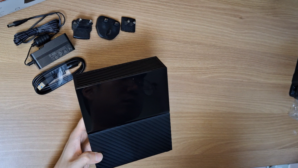 WD My book 8TB 개봉 후 구성품 전체 사진